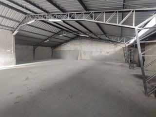 Foto 2 de RENTO AMPLIA BODEGA DE 350M2 , SECTOR  PARQUE DE LOS RECUERDOS