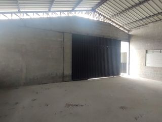 Foto 3 de RENTO AMPLIA BODEGA DE 350M2 , SECTOR  PARQUE DE LOS RECUERDOS