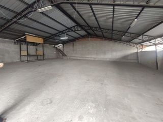 Foto 1 de RENTO AMPLIA BODEGA DE 350M2 , SECTOR  PARQUE DE LOS RECUERDOS