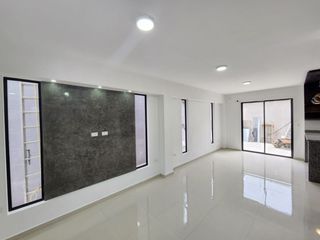 Foto 9 de VENTA DE CASA EN URB. PLAZA ASTURIA POR LA VIA QUTO