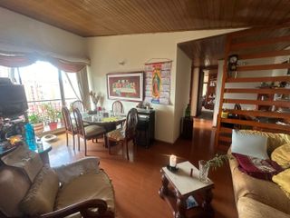 Apartamento en venta con vista panorámica, parqueadero cubierto y depósito en Hayuelos