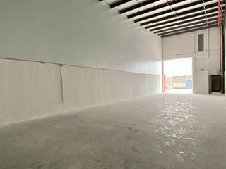 Foto 9 de En alquiler estrategica y moderna bodega en Complejo Almax 3, Vía a Samborondón