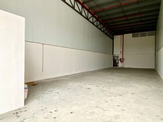 Foto 6 de En alquiler estrategica y moderna bodega en Complejo Almax 3, Vía a Samborondón
