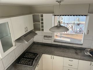 DUPLEX DE 4DORMITORIOS CON AMPLIA TERRAZA Y LINDA VISTA EN BUENA ZONA DE PUEBLO LIBRE