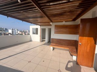 DUPLEX DE 4DORMITORIOS CON AMPLIA TERRAZA Y LINDA VISTA EN BUENA ZONA DE PUEBLO LIBRE