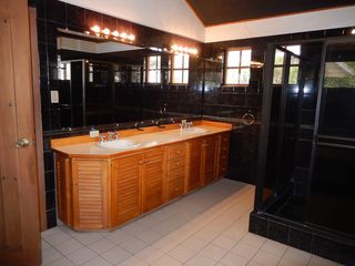 Foto 10 de Alquiler de casa grande en Guápulo, para vivienda, oficinas o usos varios.