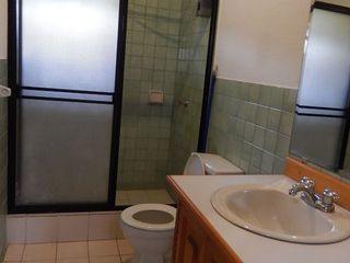 Foto 22 de Alquiler de casa grande en Guápulo, para vivienda, oficinas o usos varios.