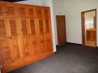 Foto 15 de Alquiler de casa grande en Guápulo, para vivienda, oficinas o usos varios.