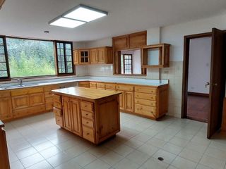 Foto 34 de Alquiler de casa grande en Guápulo, para vivienda, oficinas o usos varios.