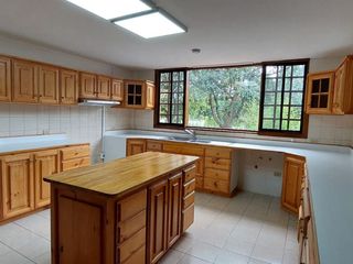 Foto 35 de Alquiler de casa grande en Guápulo, para vivienda, oficinas o usos varios.