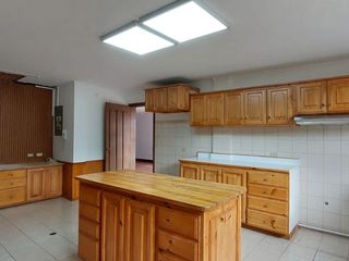 Foto 39 de Alquiler de casa grande en Guápulo, para vivienda, oficinas o usos varios.
