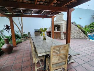 Foto 3 de Vendo preciosa casa con piscina y amplio jardín en Rinconada baja - La Molina