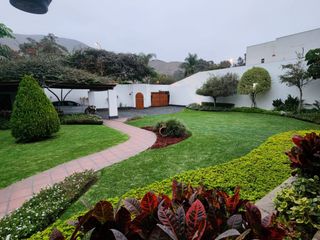 Foto 15 de Vendo preciosa casa con piscina y amplio jardín en Rinconada baja - La Molina