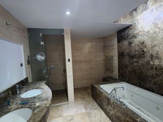 Foto 8 de Vendo preciosa casa con piscina y amplio jardín en Rinconada baja - La Molina