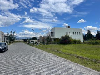 Terreno de venta de Puembo