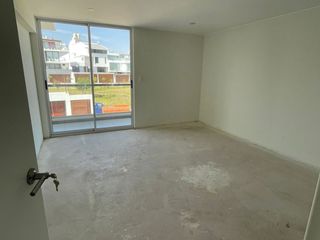 CASA EN VENTA EN URB. PRIVADA EN CAYMA