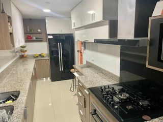 Foto 8 de Venta de exclusivo e impecable  dpto. en Reynaldo de Vivanco de 215m2