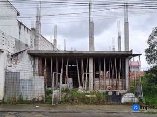 Se vende casa en obra gris en Barrio Sol de los Andes en la ciudad de Loja