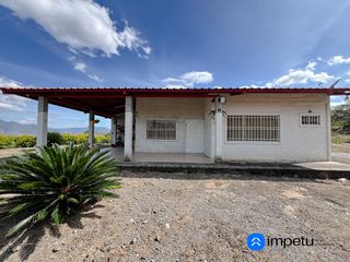 Foto 8 de Se vende casa con terreno en el Parroquia El Tambo -Catamayo