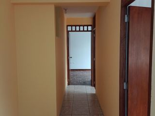 Casa en Urb. Santa Teresa de Ávila 4 pisos REMATE