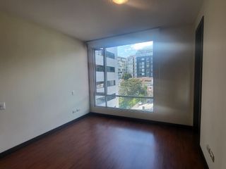 VENDO DEPARTAMENTO TRES DORMITORIOS SECTOR PLAZA ARGENTINA