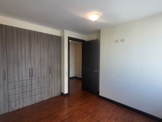 VENDO DEPARTAMENTO TRES DORMITORIOS SECTOR PLAZA ARGENTINA