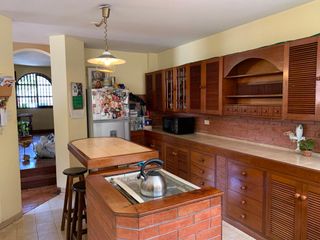 Foto 4 de Venta Casa tipo Triplex en Av. Principal, Surquillo