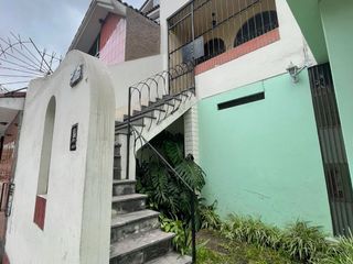 Foto 1 de Venta Casa tipo Triplex en Av. Principal, Surquillo