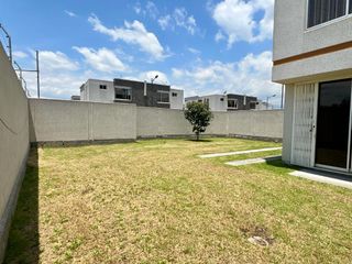 CASA EN VENTA DE 307 M2 TOTALES EN CONOCOTO