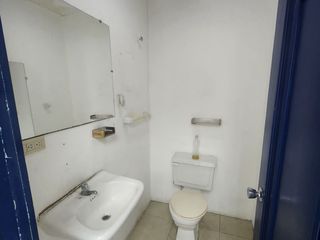 Foto 12 de En venta estratégica oficina en el Edificio Finec, centro de Guayaquil