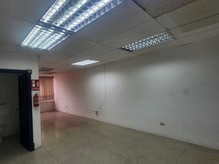 Foto 3 de En venta estratégica oficina en el Edificio Finec, centro de Guayaquil