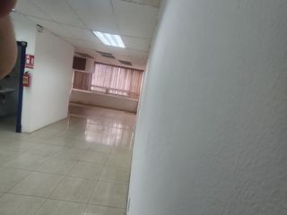 Foto 7 de En venta estratégica oficina en el Edificio Finec, centro de Guayaquil