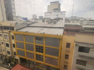 Foto 10 de En venta estratégica oficina en el Edificio Finec, centro de Guayaquil