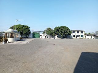 Foto 3 de Bodega de alquiler en la Vía Durán-Boliche, Compejo de Bodegas, 350 m2.