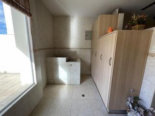 Foto 8 de Venta amplia casa 3 dormitorios en la Urbanización El Condado