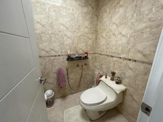 Foto 12 de Venta amplia casa 3 dormitorios en la Urbanización El Condado