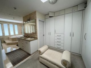 Foto 14 de Venta amplia casa 3 dormitorios en la Urbanización El Condado