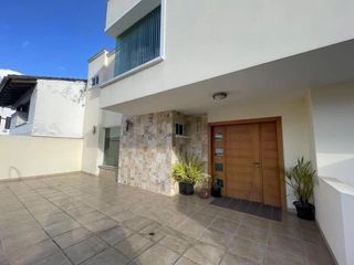 Foto 25 de Venta amplia casa 3 dormitorios en la Urbanización El Condado