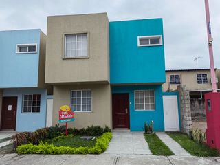 Foto 1 de Casas de venta en la Urbanización La Martina, Crédito 12 meses, Durán.