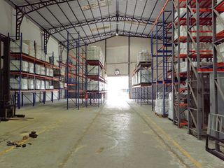 Foto 8 de Alquiler de Galpón en la Vía a Samborondón, 690 m2 y 1 oficina, 2 baños.