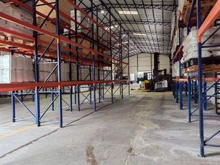 Foto 13 de Alquiler de Galpón en la Vía a Samborondón, 690 m2 y 1 oficina, 2 baños.