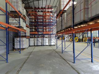 Foto 16 de Alquiler de Galpón en la Vía a Samborondón, 690 m2 y 1 oficina, 2 baños.