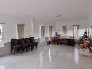Foto 21 de Alquiler de Galpón en la Vía a Samborondón, 690 m2 y 1 oficina, 2 baños.