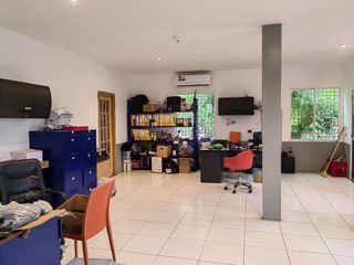 Foto 23 de Alquiler de Galpón en la Vía a Samborondón, 690 m2 y 1 oficina, 2 baños.