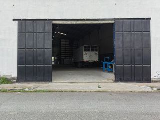Foto 25 de Alquiler de Galpón en la Vía a Samborondón, 690 m2 y 1 oficina, 2 baños.