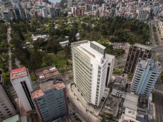Edificio Stratta - Oficina Corporativa en Centro Financiero de Quito - Frente al Parque de la Carolina