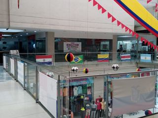 Foto 6 de VENDEMOS LOCAL COMERCIAL CENTRO COMERCIAL PUERTA GRANDE