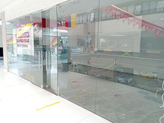 Foto 9 de VENDEMOS LOCAL COMERCIAL CENTRO COMERCIAL PUERTA GRANDE