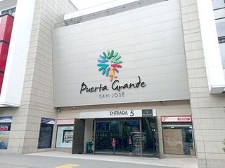 Foto 12 de VENDEMOS LOCAL COMERCIAL CENTRO COMERCIAL PUERTA GRANDE