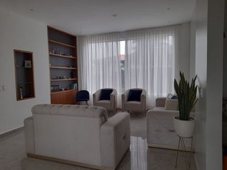 Foto 2 de VENTA DE CASA POR LA VÌA CHONE EN URB. PRIVADA